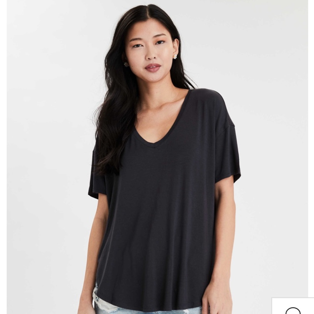 Soft and sexy American eagle gray shirt